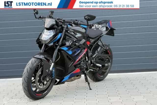 BMW M 1000 R (2023) thumbnail 3