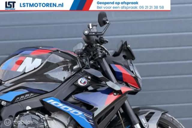 BMW M 1000 R (2023) thumbnail 6