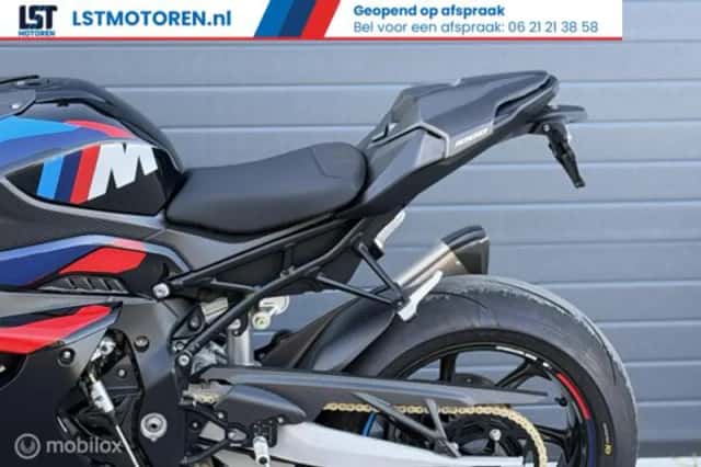 BMW M 1000 RR (2026) thumbnail 4