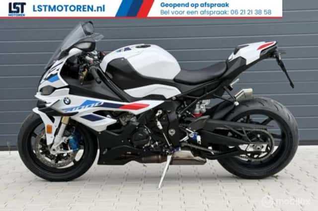 BMW S 1000 RR (2024) thumbnail 1