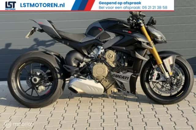 Ducati Streetfighter V4S (2023) thumbnail 2