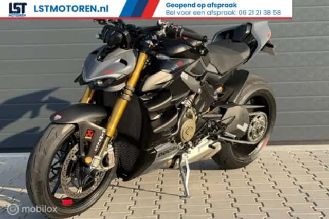 Ducati Streetfighter V4S (2023) thumbnail 3