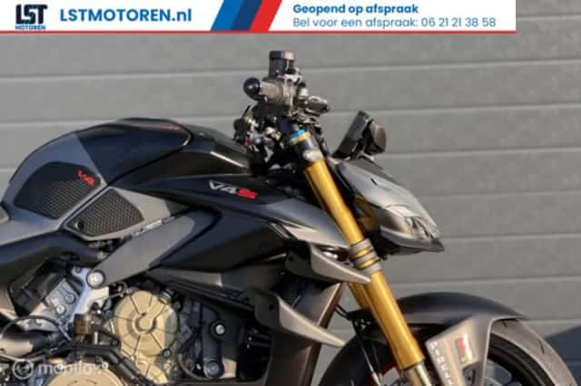 Ducati Streetfighter V4S (2023) thumbnail 6