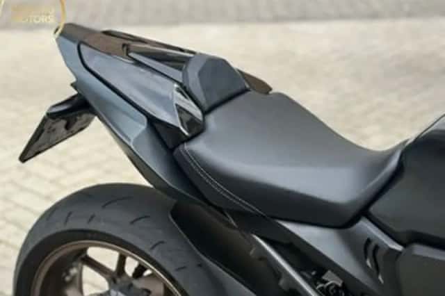 Honda CB650R (2024) thumbnail 4