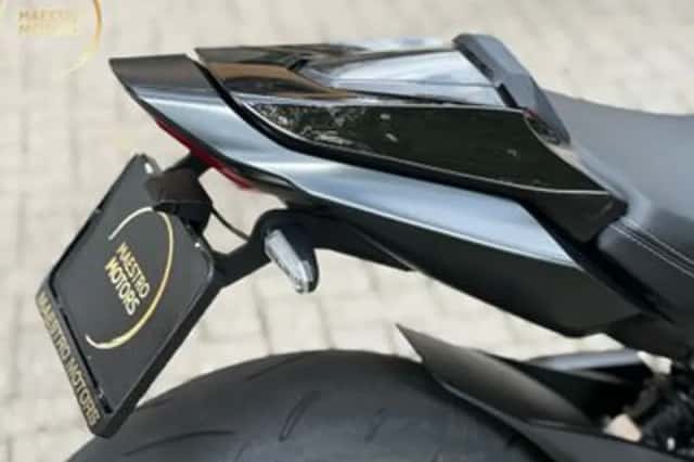 Honda CB650R (2024) thumbnail 6