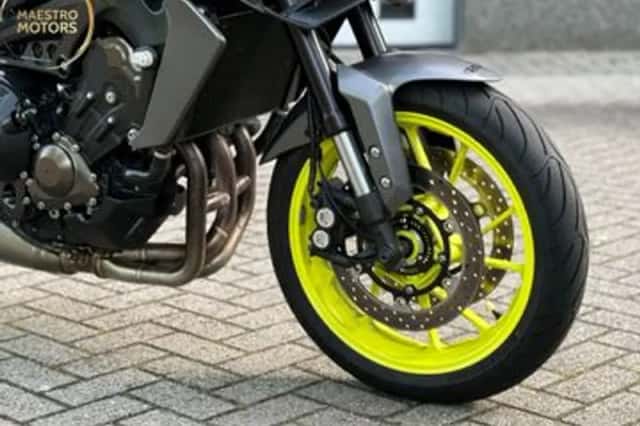 YAMAHA MT 09 ABS (2018) thumbnail 2