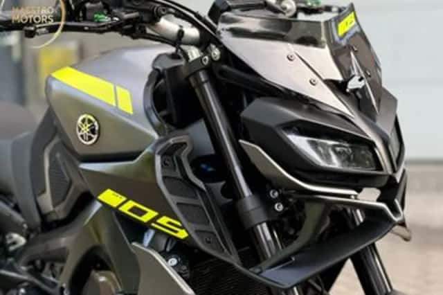 YAMAHA MT 09 ABS (2018) thumbnail 4