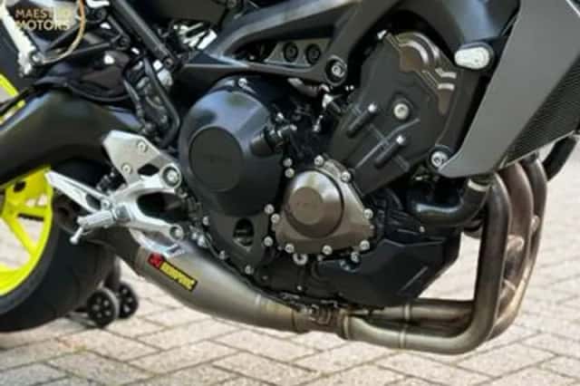 YAMAHA MT 09 ABS (2018) thumbnail 6