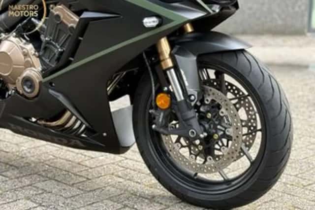 Honda CBR 650 R (2020) thumbnail 2