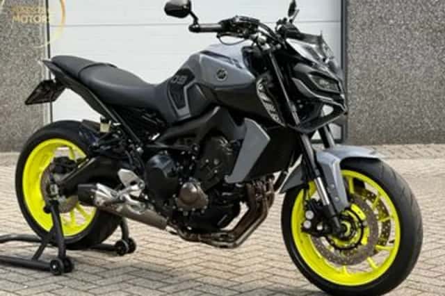 YAMAHA MT 09 ABS (2017) thumbnail 1