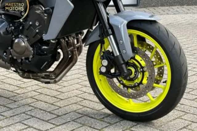 YAMAHA MT 09 ABS (2017) thumbnail 2
