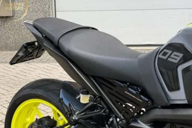 YAMAHA MT 09 ABS (2017) thumbnail 5