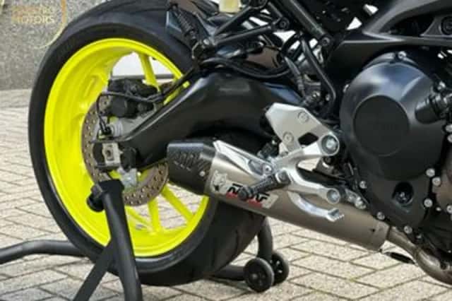 YAMAHA MT 09 ABS (2017) thumbnail 6