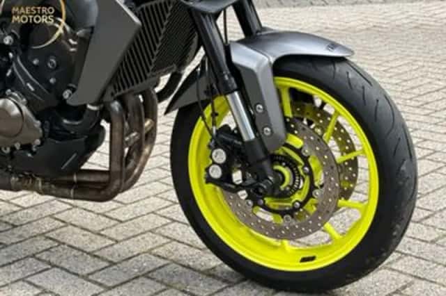 YAMAHA MT 09 ABS (2018) thumbnail 2
