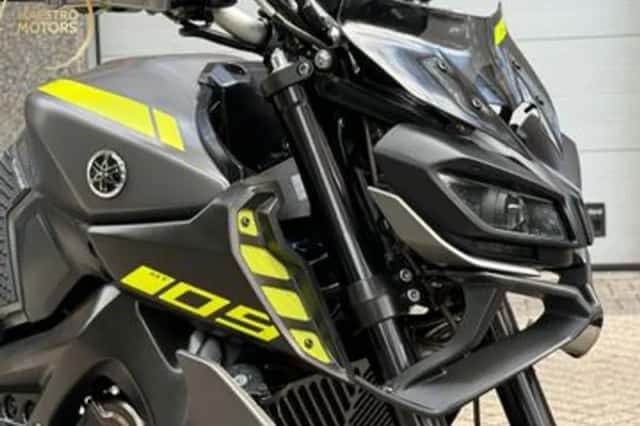 YAMAHA MT 09 ABS (2018) thumbnail 4