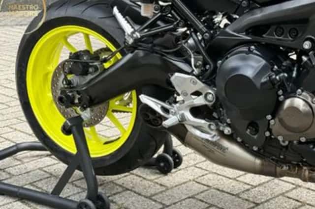 YAMAHA MT 09 ABS (2018) thumbnail 5