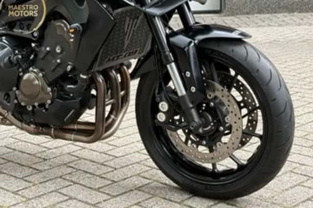 YAMAHA MT 09 ABS (2017) thumbnail 2