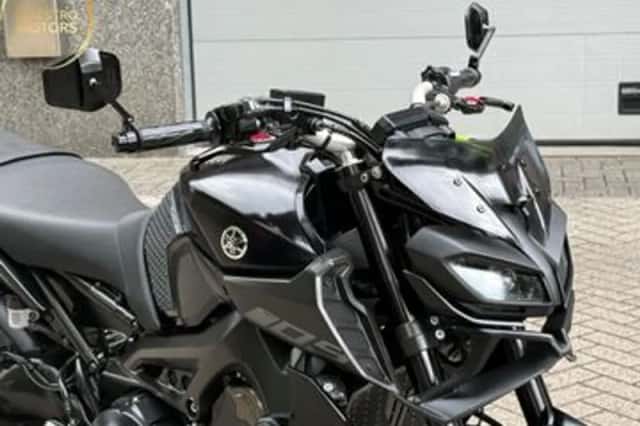 YAMAHA MT 09 ABS (2017) thumbnail 3