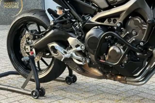 YAMAHA MT 09 ABS (2020) thumbnail 4