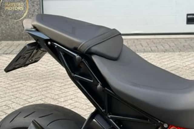 KTM 1290 SUPER DUKE R (2019) thumbnail 6
