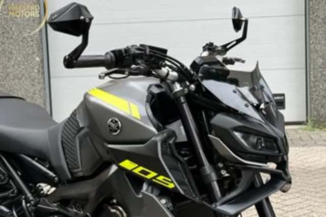 Yamaha MT-09 (2018) thumbnail 3