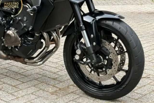 Yamaha MT-09 (2019) thumbnail 2