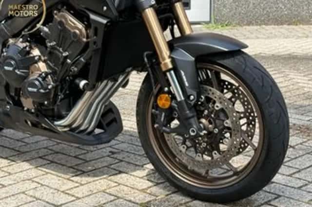 Honda CB650R (2021) thumbnail 2