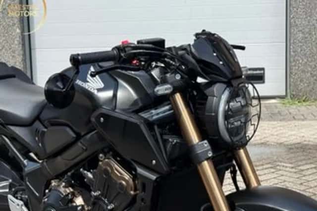 Honda CB650R (2021) thumbnail 3