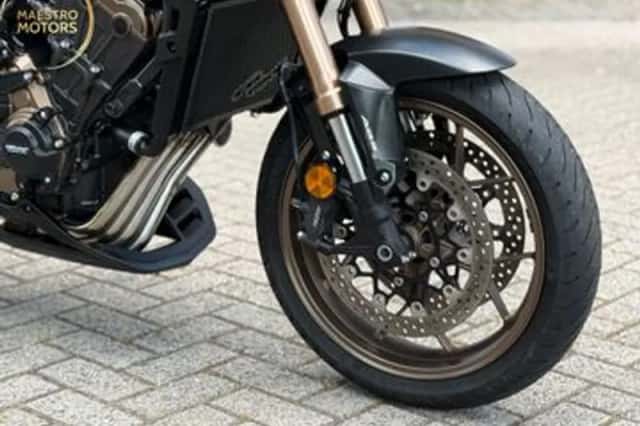 Honda CB650R (2019) thumbnail 2