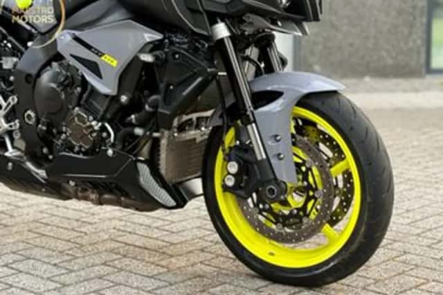 Yamaha MT-10 (2017) thumbnail 2