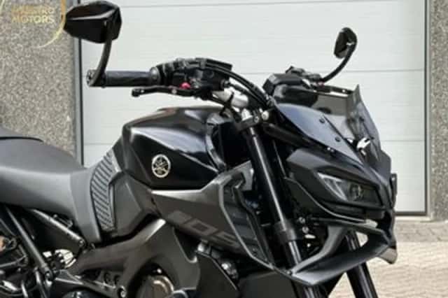 Yamaha MT-09 (2018) thumbnail 3