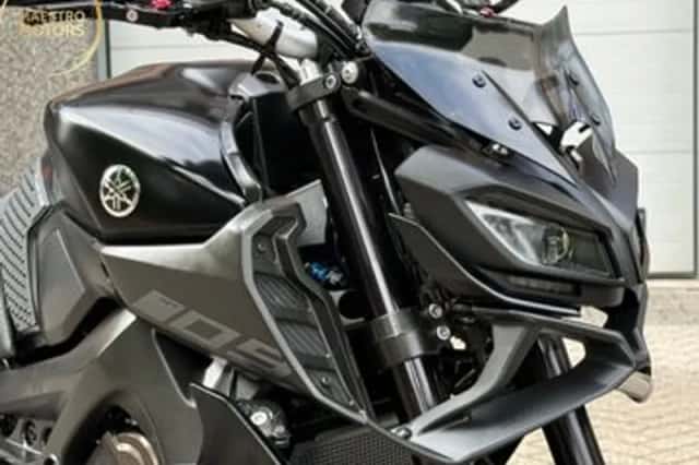 Yamaha MT-09 (2018) thumbnail 4