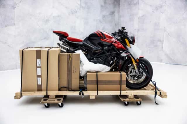 MV Agusta Rush 1000 (2024) thumbnail 4