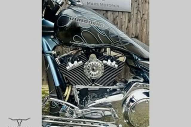 Harley-Davidson Road Glide (2011) thumbnail 2