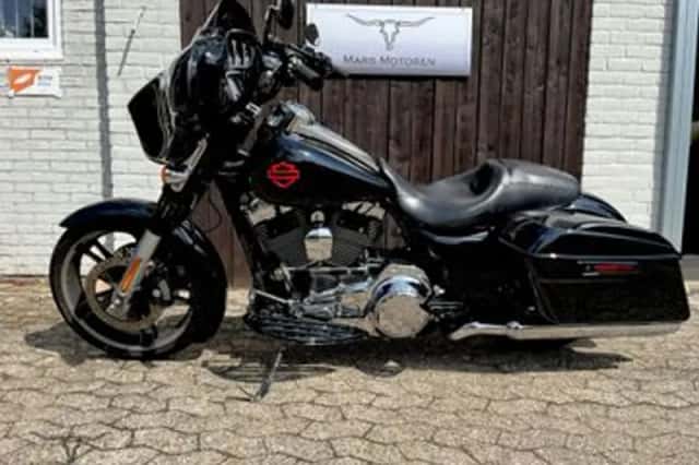 Harley-Davidson Street Glide (2015) thumbnail 1