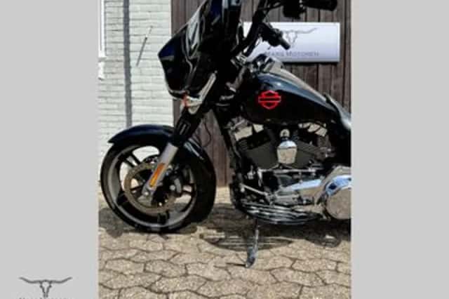 Harley-Davidson Street Glide (2015) thumbnail 2