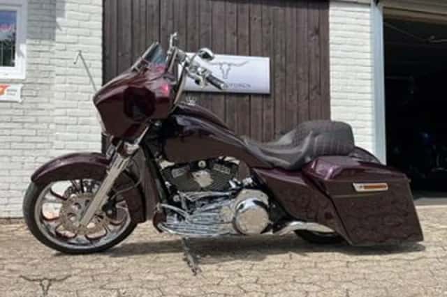 Harley-Davidson Street Glide (2014) thumbnail 1