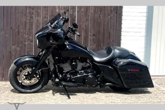 Harley-Davidson Fat Front Tire Street Glide Flhx (2017) thumbnail 2