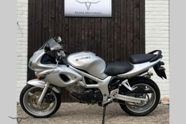 Suzuki SV650S (2002) thumbnail 1