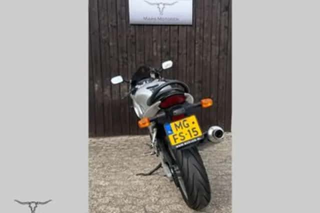 Suzuki SV650S (2002) thumbnail 3