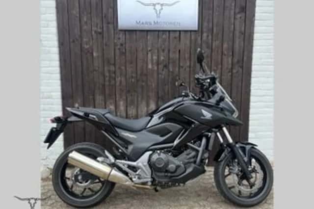 Honda NC750X (2015) thumbnail 2