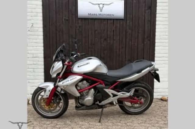 Kawasaki Er-6n (2006) thumbnail 1