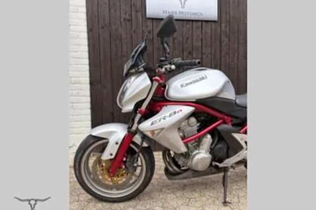 Kawasaki Er-6n (2006) thumbnail 2