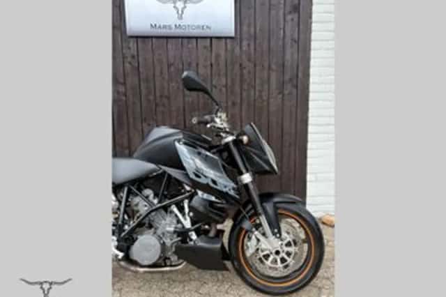 KTM 990 Super Duke (2005) thumbnail 2