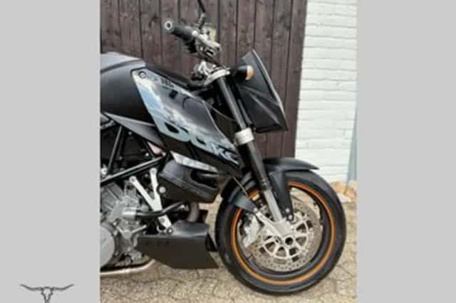 KTM 990 Super Duke (2005) thumbnail 3