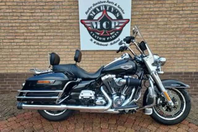 HARLEY-DAVIDSON ROAD KING FLHRI (2016) thumbnail 1