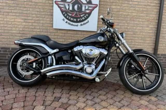 HARLEY-DAVIDSON BREAKOUT FXSB (2015) thumbnail 1