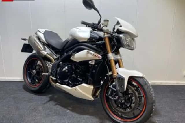 Triumph Speed Triple 1050 (2012) thumbnail 1