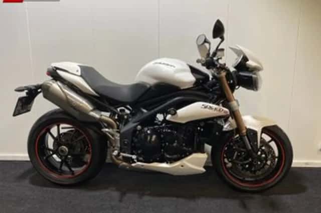 Triumph Speed Triple 1050 (2012) thumbnail 3