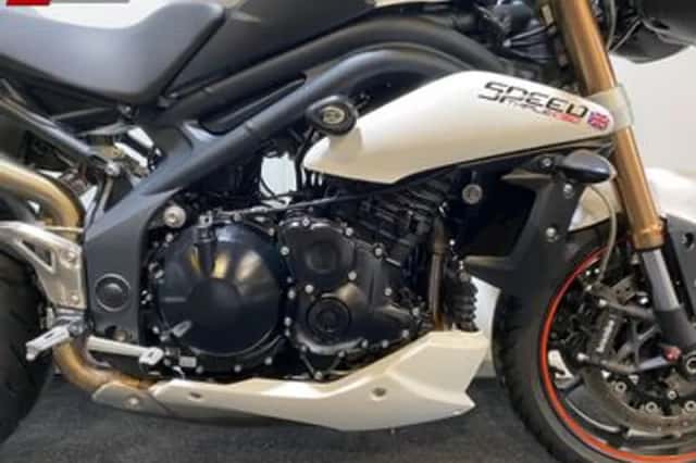 Triumph Speed Triple 1050 (2012) thumbnail 4